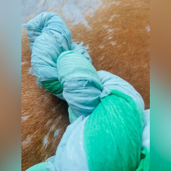 TILO Scarves Luxe Casual Crinkle scarf. Perfect 🎁! - Picture 6 of 6